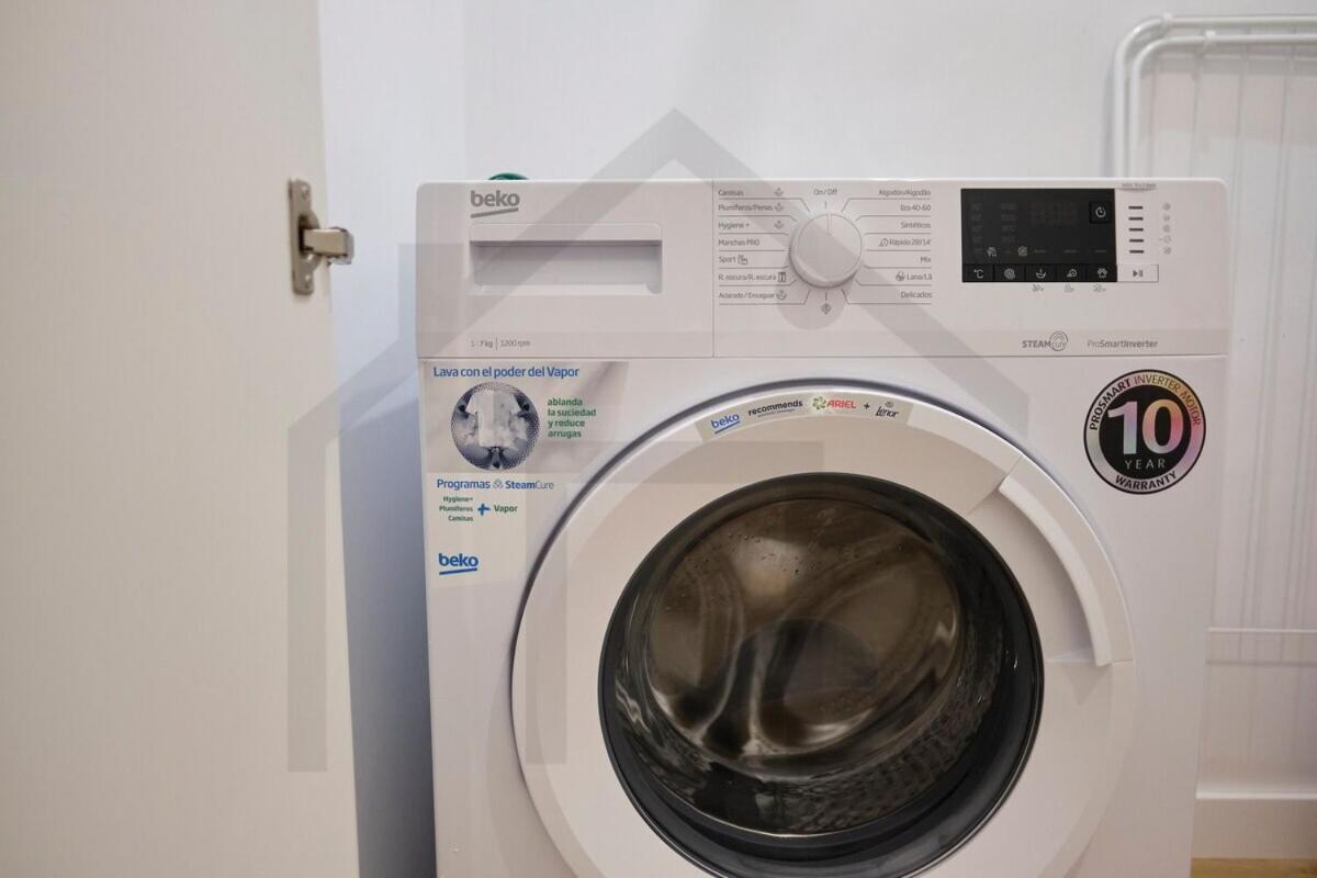 Cervantes - Apartamento A Estrenar Con Parking Gijon Bagian luar foto